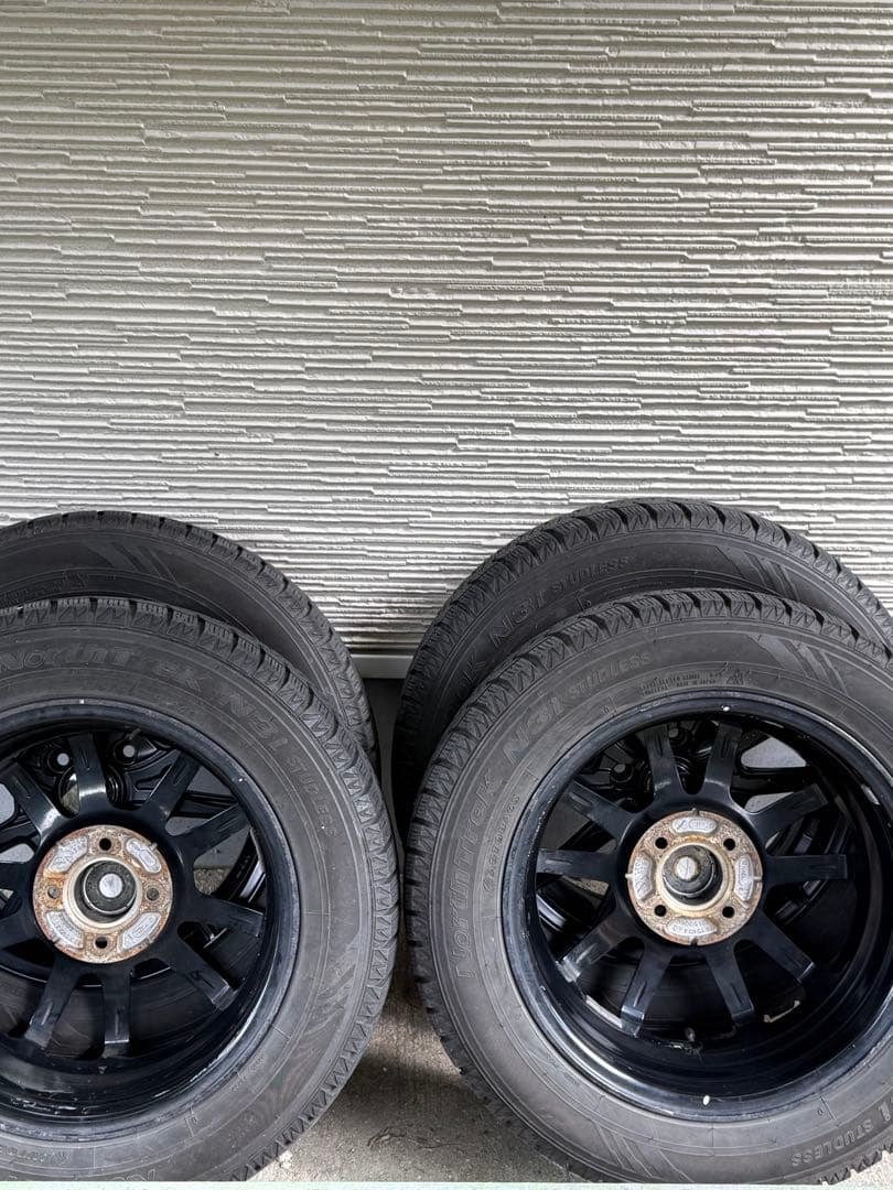 R♡ アクア　スタッドレスタイヤ　175/65R15
