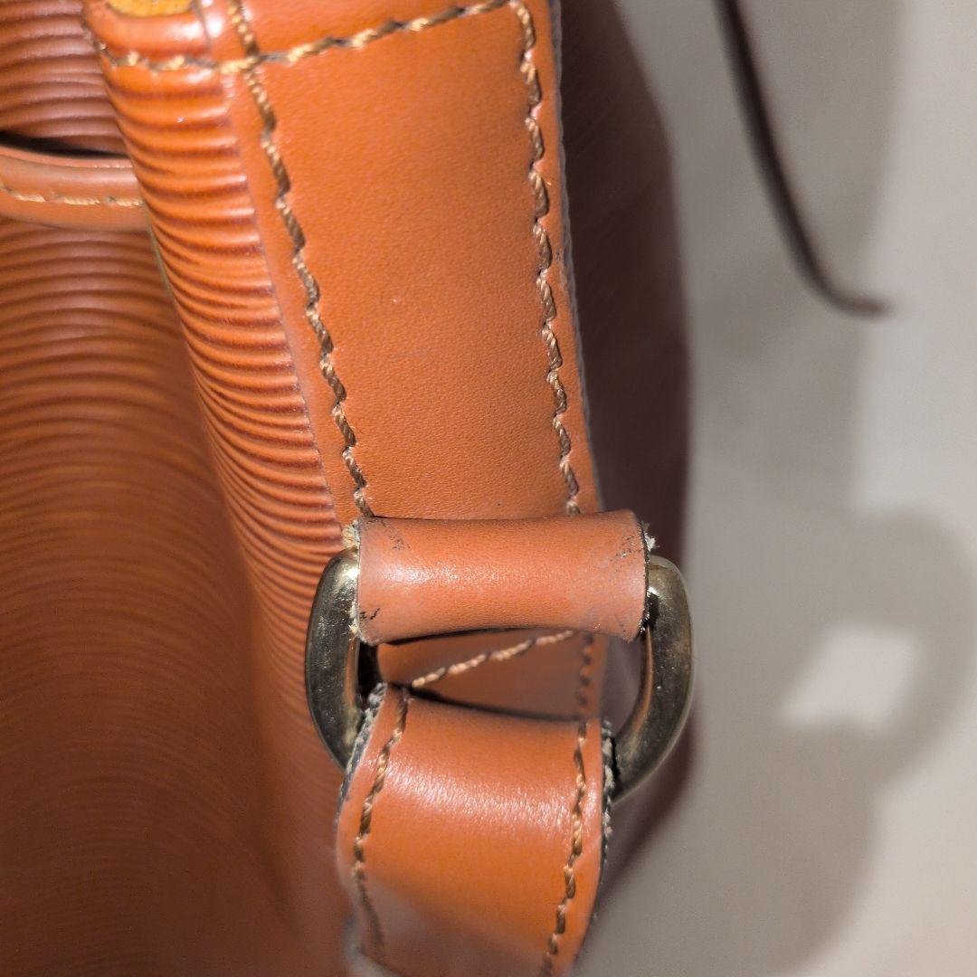 ルイヴィトン エピ プチノエ 巾着 ブラウン