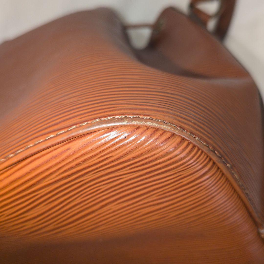 ルイヴィトン エピ プチノエ 巾着 ブラウン