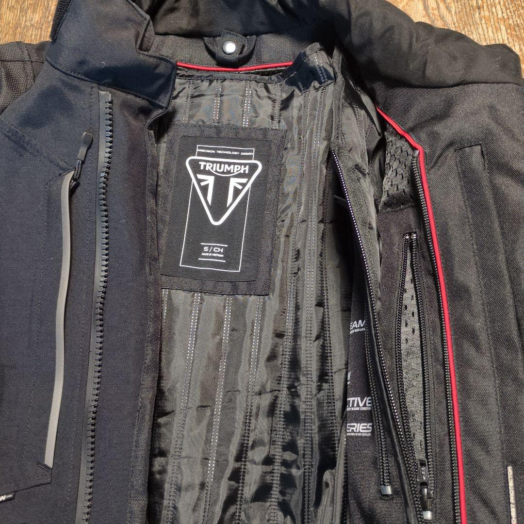 TRIUMPH ライディングジャケット