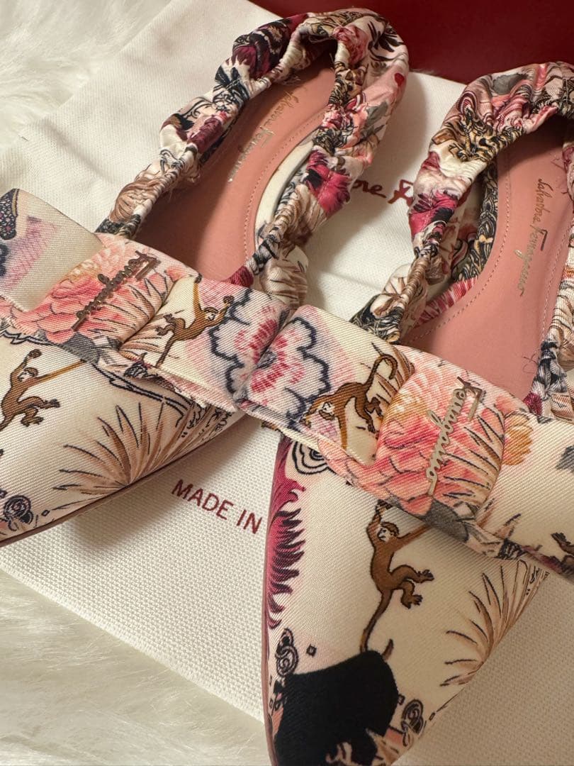 お値下げ♪フェラガモ フラットシューズ