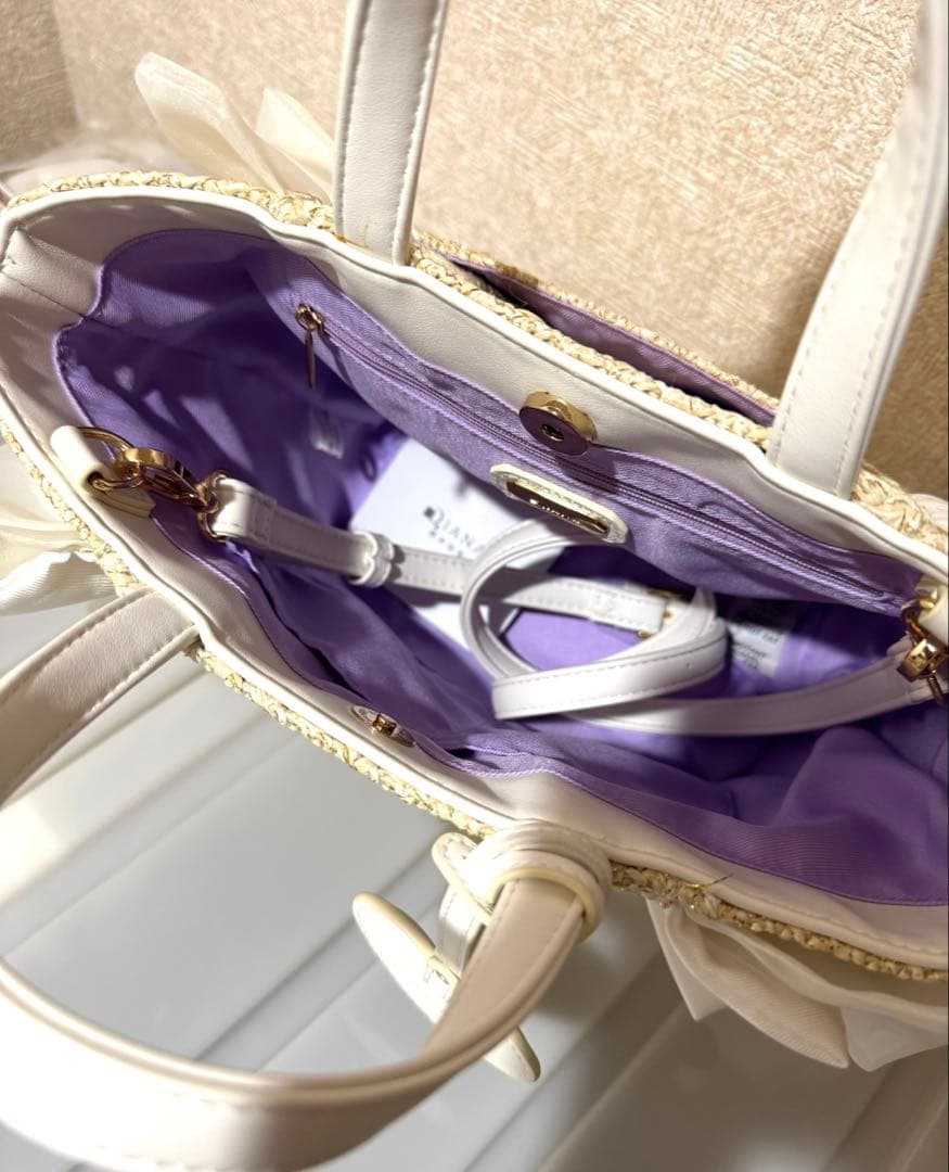 DIANA フリルかごバッグ　ショルダーストラップ付き