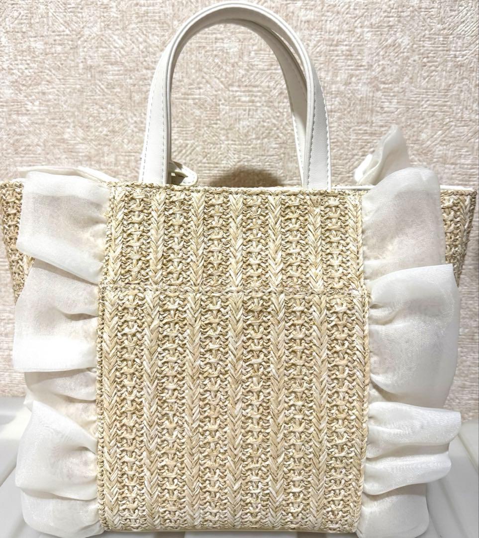 DIANA フリルかごバッグ　ショルダーストラップ付き