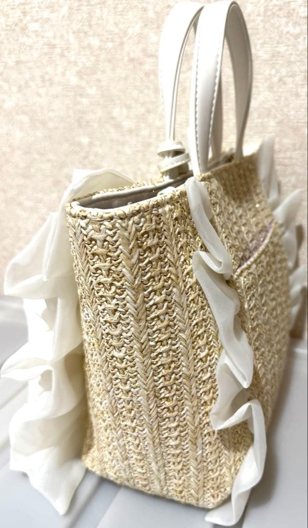 DIANA フリルかごバッグ　ショルダーストラップ付き