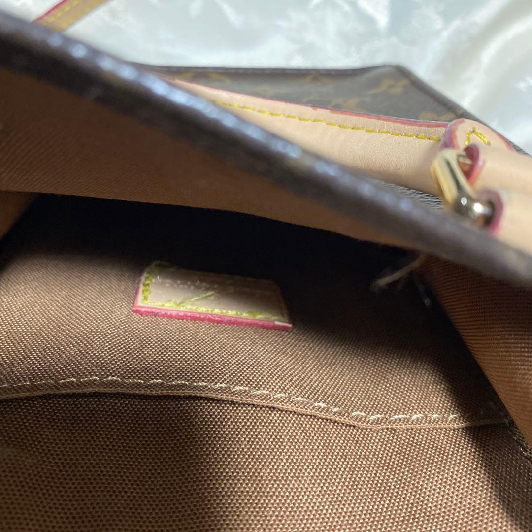 モノグラム ショルダーバッグ　スマホバッグ