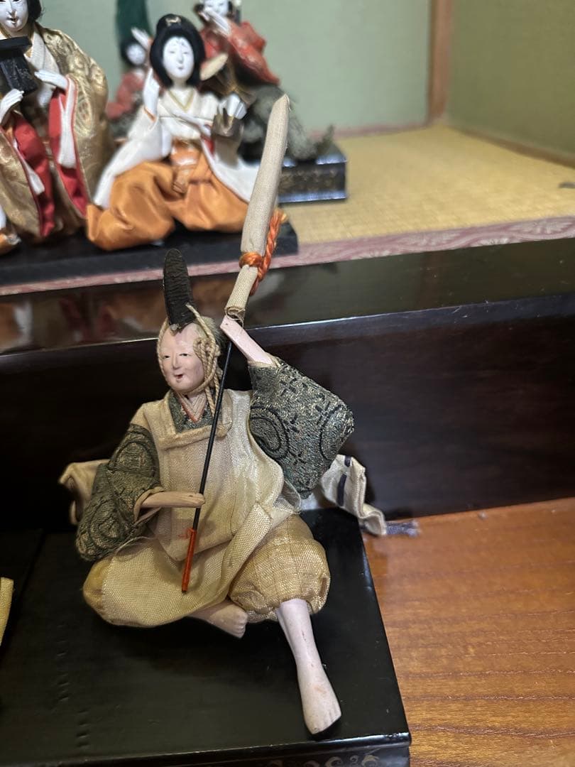 雛人形セット 伝統的な雛祭り　御殿付き お道具付き