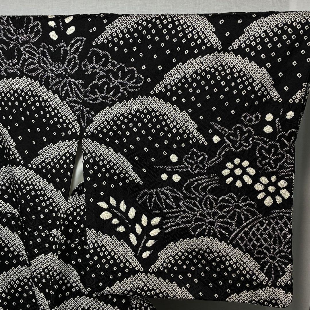 D111藤娘きぬたや 総絞り 訪問着 黒地 青海波 流水 正絹 着物 袷 極美品