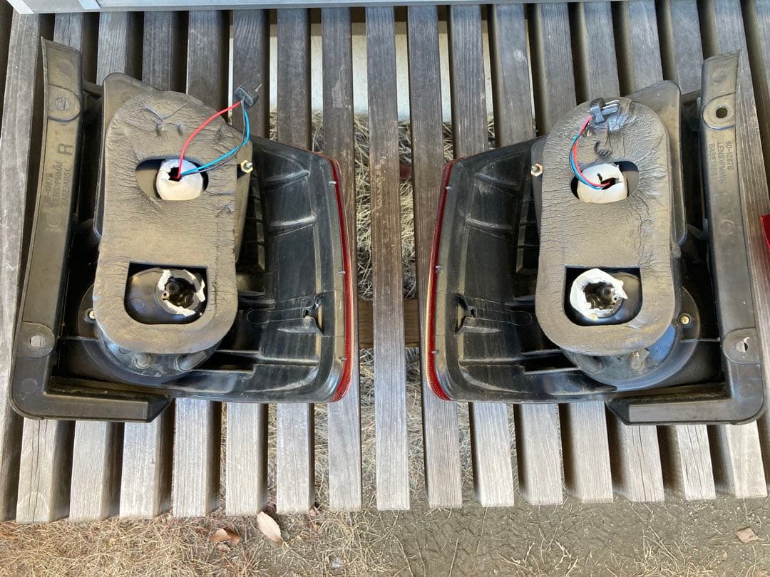 10系アルファード前期 テールライト