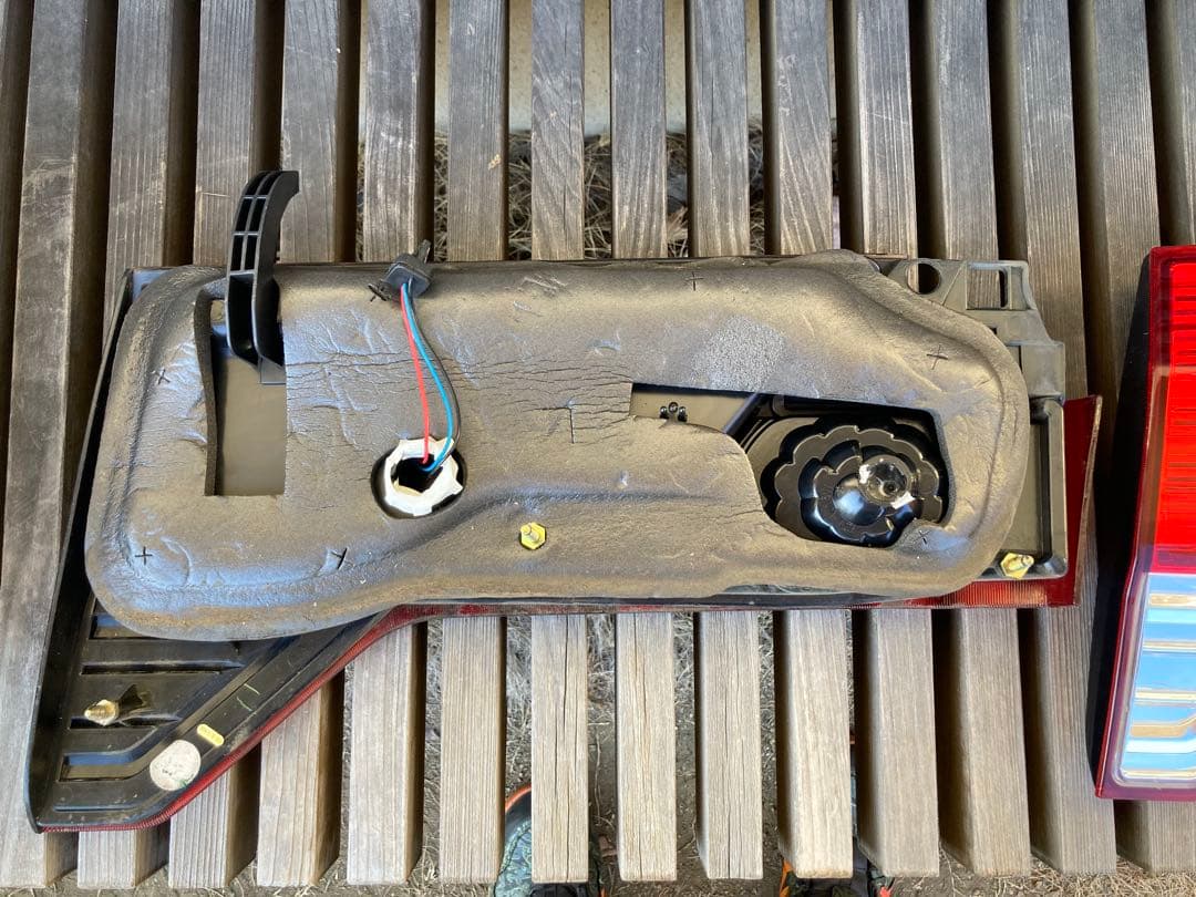 10系アルファード前期 テールライト