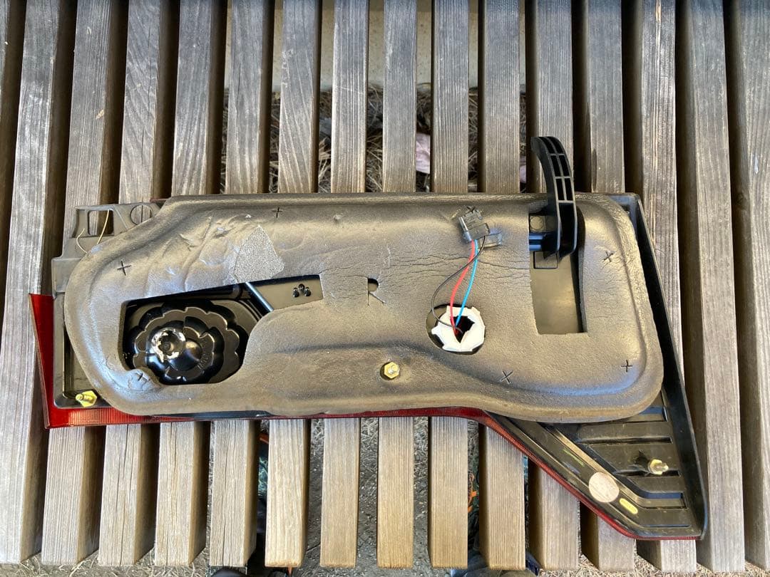 10系アルファード前期 テールライト