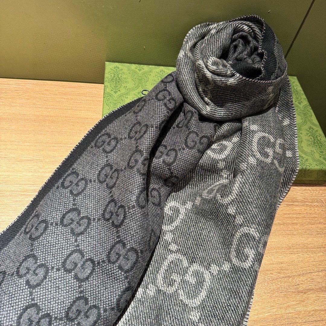 GUCCI GG柄 マフラー