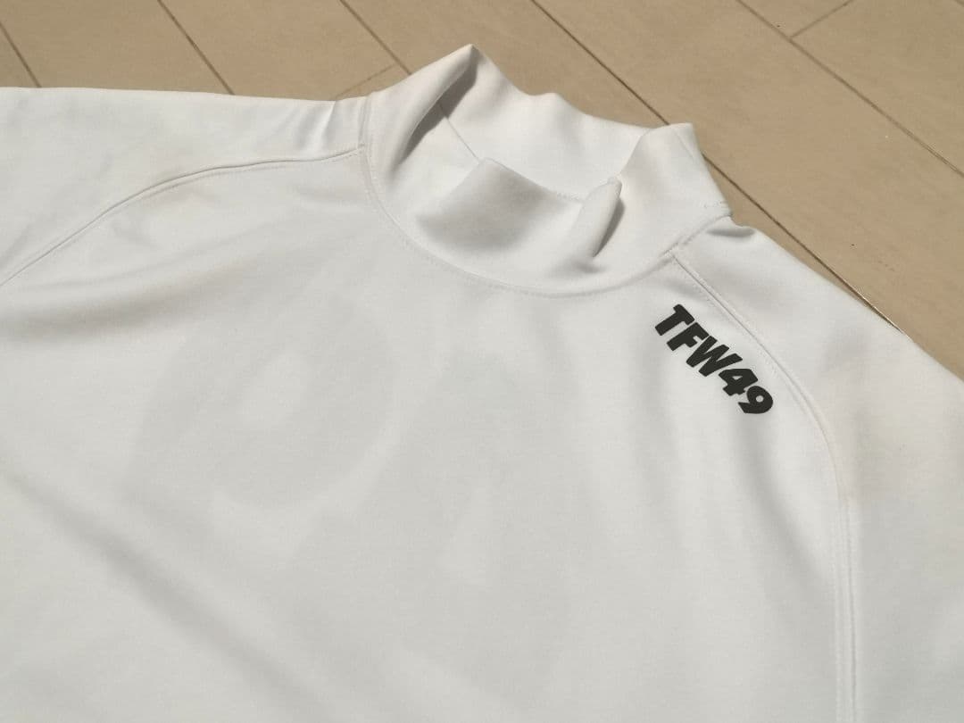 【Ｍサイズ・希少なサイドメッシュモデル】TFW49 モックネックTシャツ 白