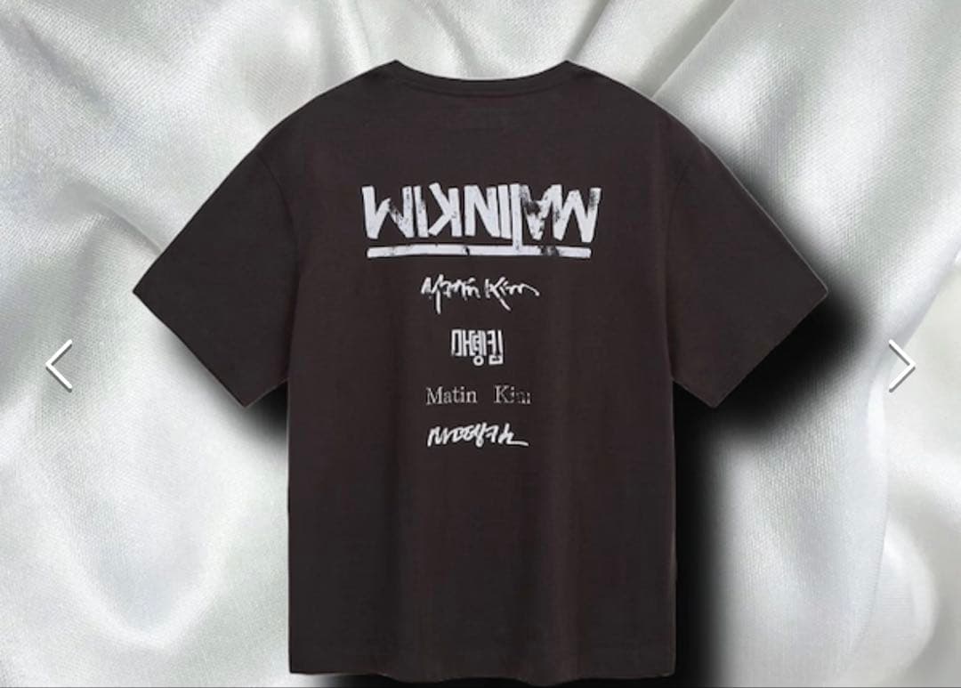 Matin Kim HANGEUL LOGO BIG Tシャツ