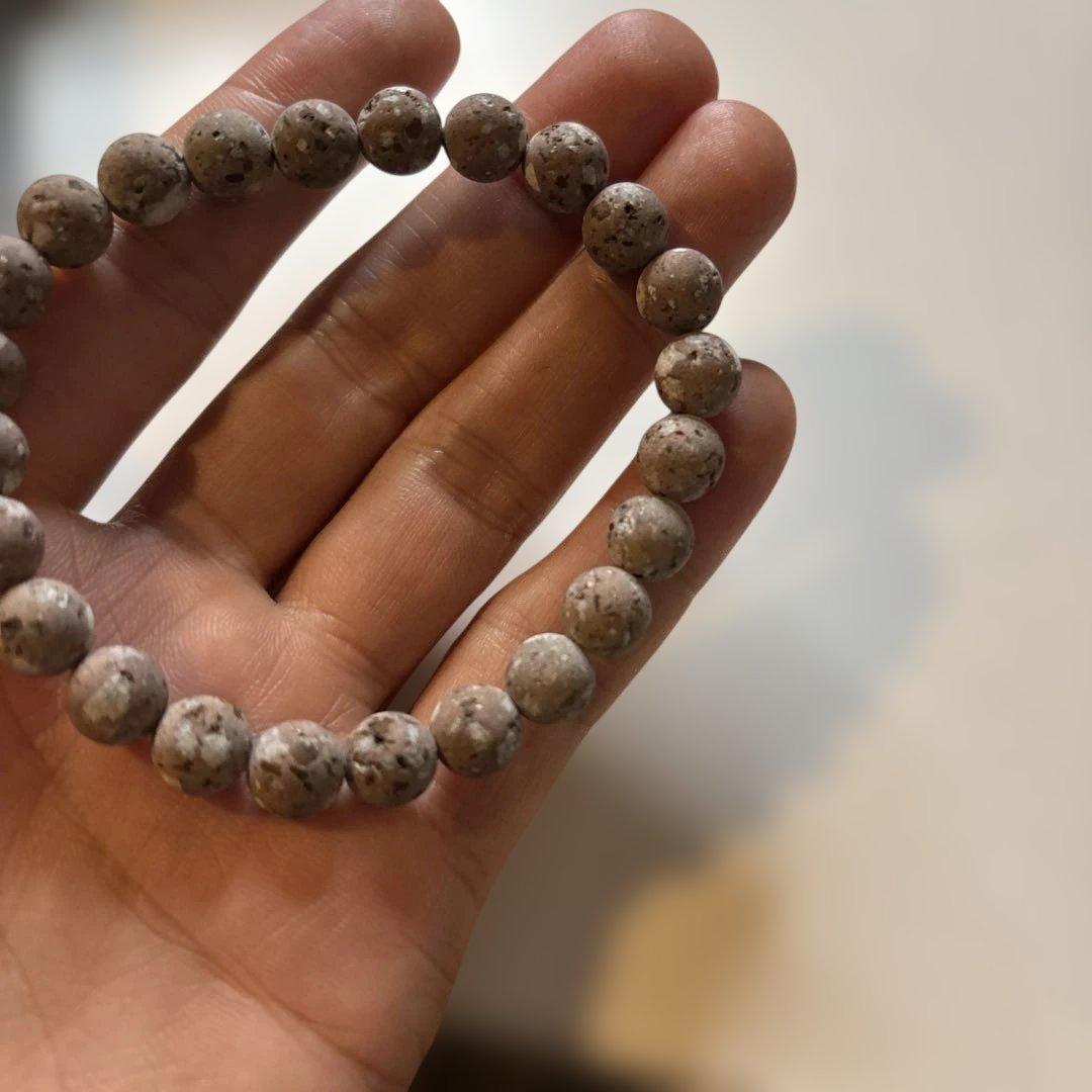 石川の医王石！ザラザラしてる！シュワーンて感じ！不思議な感覚！