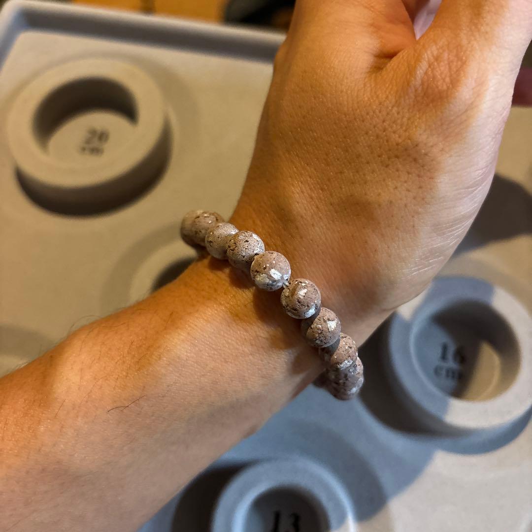 石川の医王石！ザラザラしてる！シュワーンて感じ！不思議な感覚！