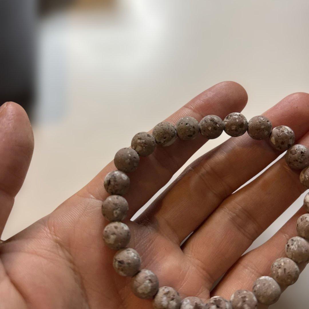 石川の医王石！ザラザラしてる！シュワーンて感じ！不思議な感覚！