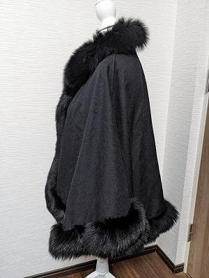 261　sagaフォックス　カシミヤ100％　ポンチョコート　マント　ストール