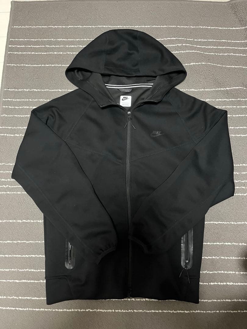 黒テックフリース