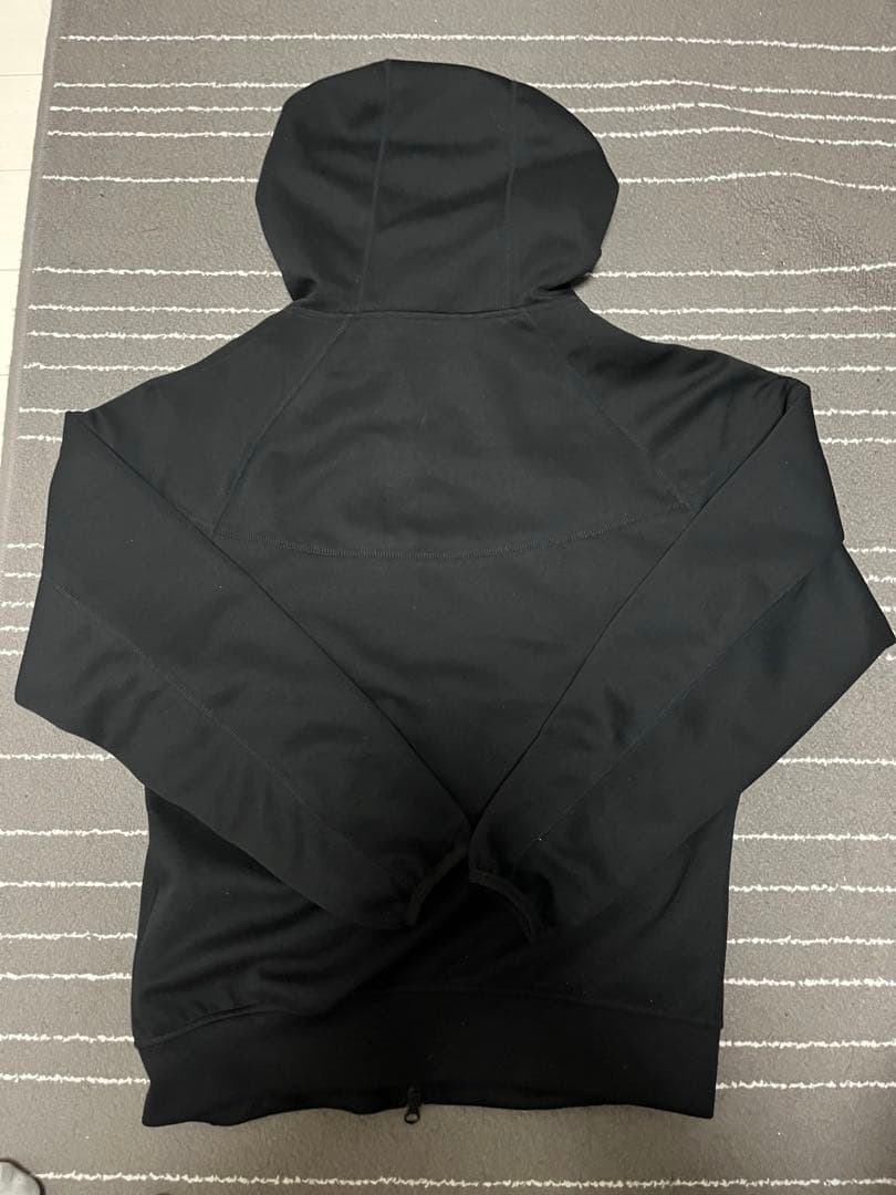 黒テックフリース