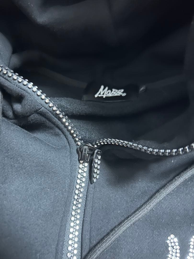 MoBB ストーン装飾パーカー