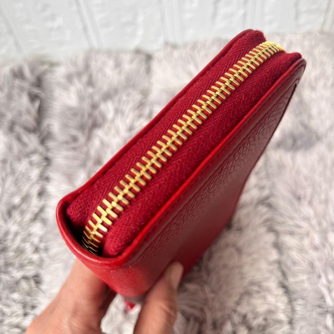 極美品✨PRADA ラウンドファスナー　三角ロゴ　シボレザー　レッド　レディース