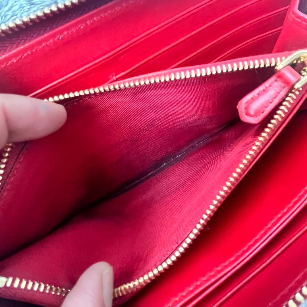 極美品✨PRADA ラウンドファスナー　三角ロゴ　シボレザー　レッド　レディース