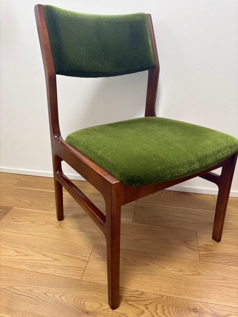 HRパパ様 カリモク60 アームレスダイニングチェア　モケットグリーン