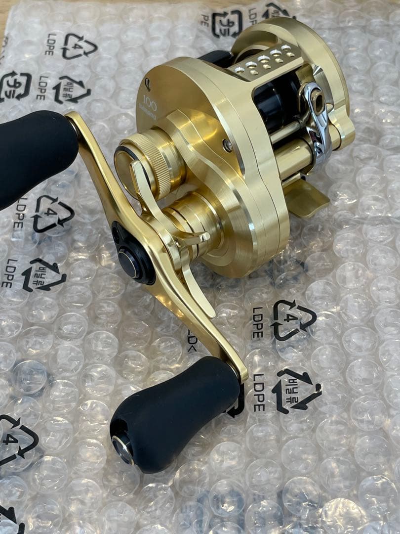 リール 21 CALCUTTA CONQUEST 100