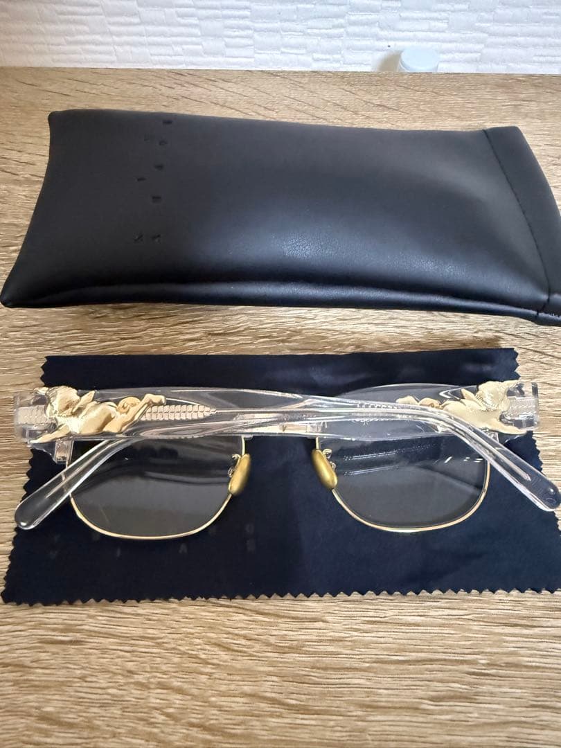 クリア/ゴールド 四角形サングラス ケース付き
