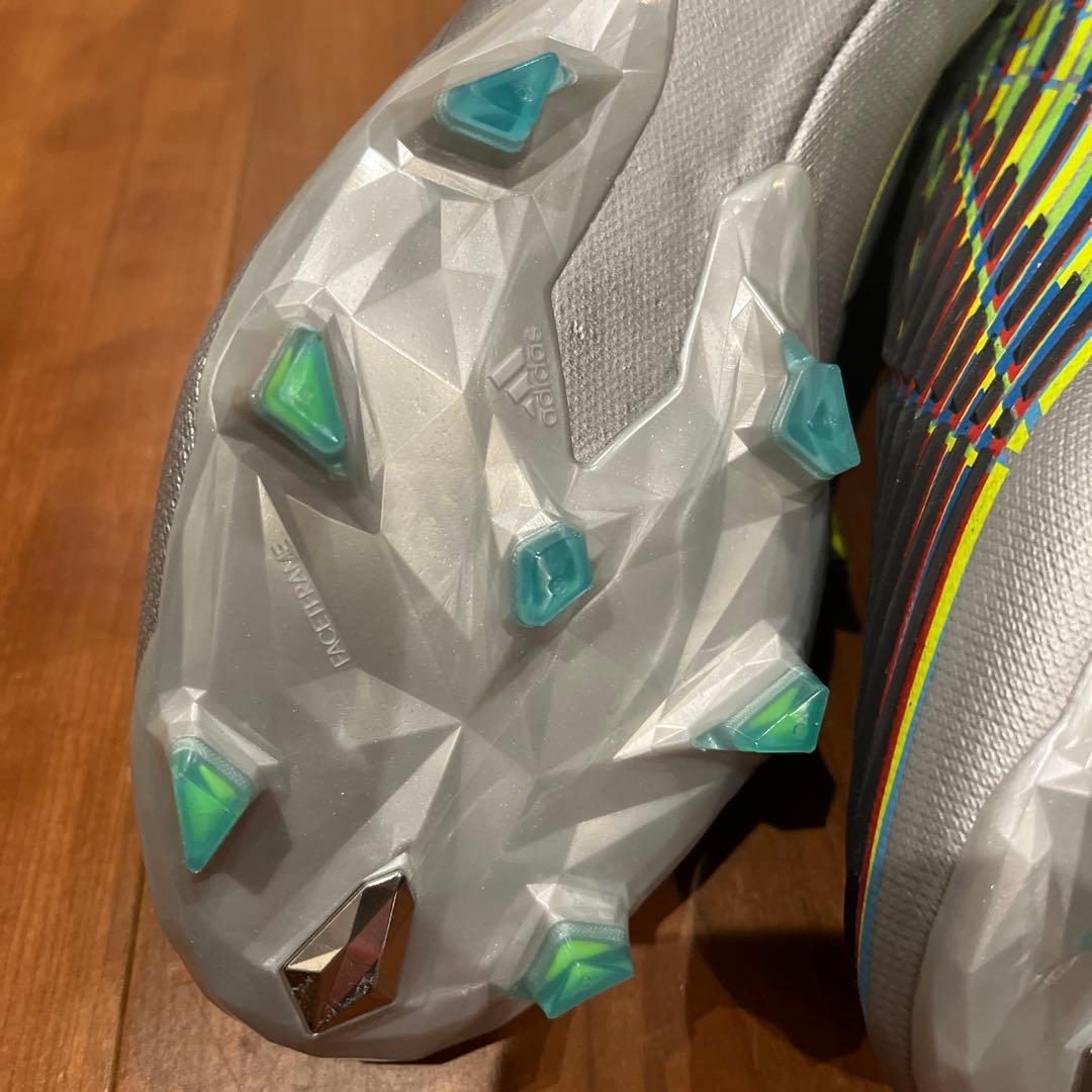 新品未使用アディダス　プレデター　25cmスパイク