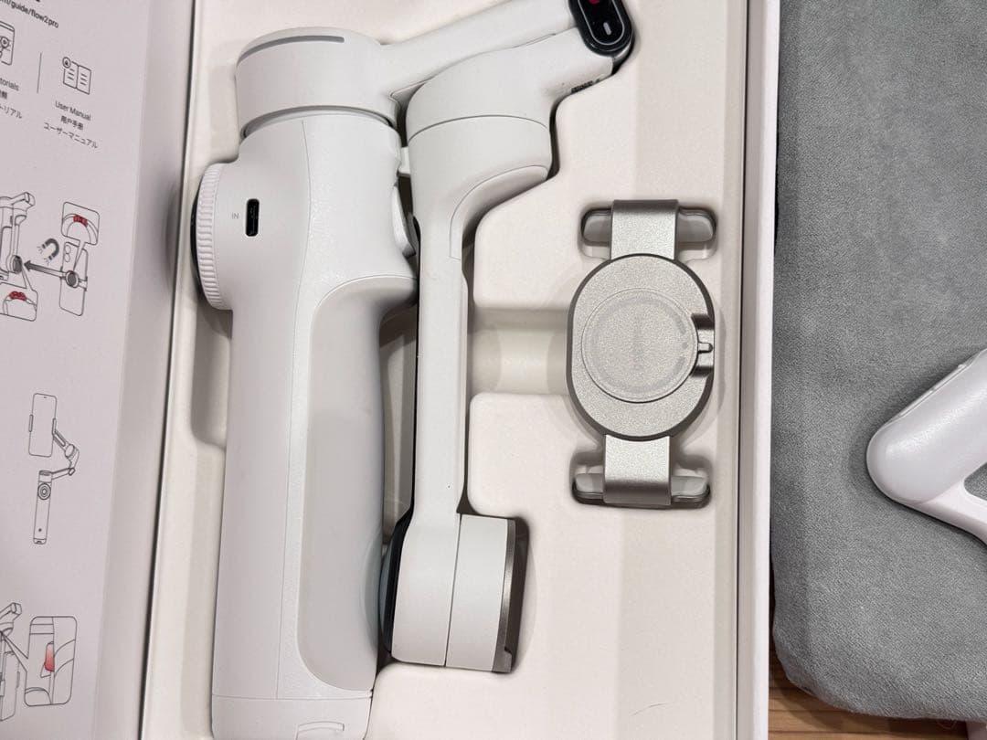 美品　insta 360 flow 2 pro スタビライザー ホワイト
