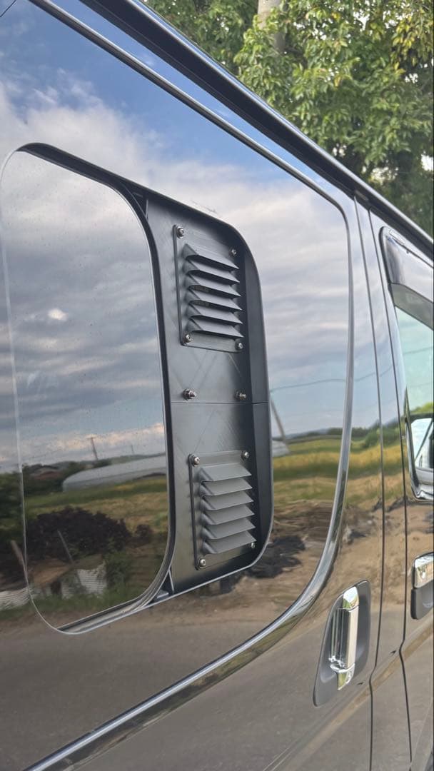 ハイエース 換気扇 ４型 〜 USBファン 2連 ルーバー ABS製 『運転席』