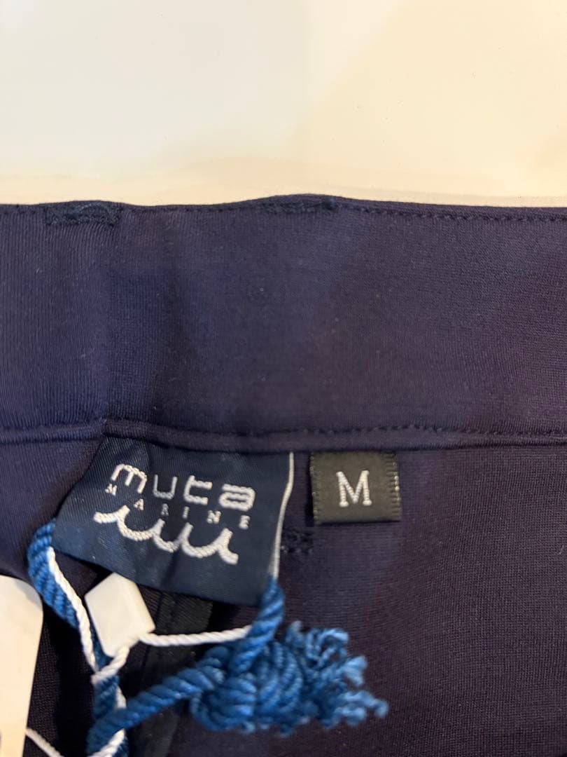 ムータマリン　濃紺メンズパンツ　Mサイズ　新品未使用