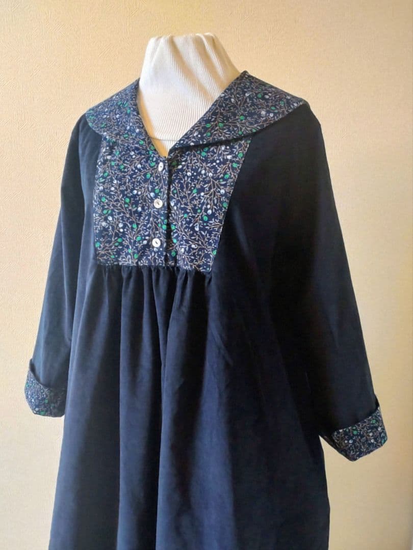 セーラーカラーワンピース