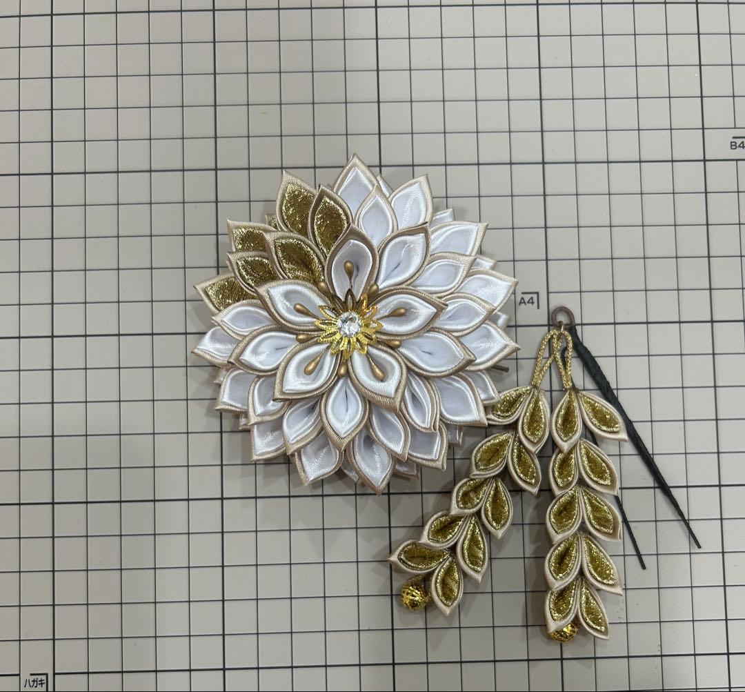 ご依頼品　帯留めセット　和装髪飾り　成人式　振袖　色打掛　結婚式　白無垢