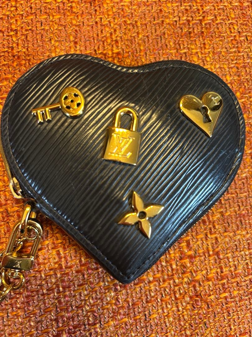 LOUIS VUITTON ハート エピ ラブロック クールロックケース