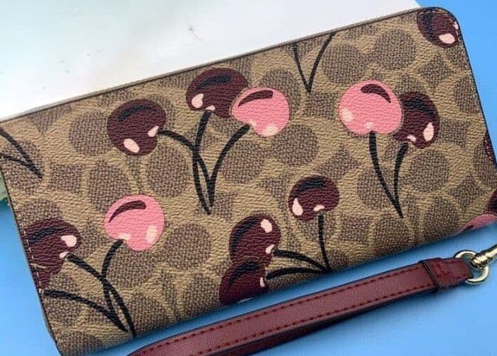 新品未使用コーチ長財布チェリーさくらんぼ柄ブラウンレディースメンズ送料無料