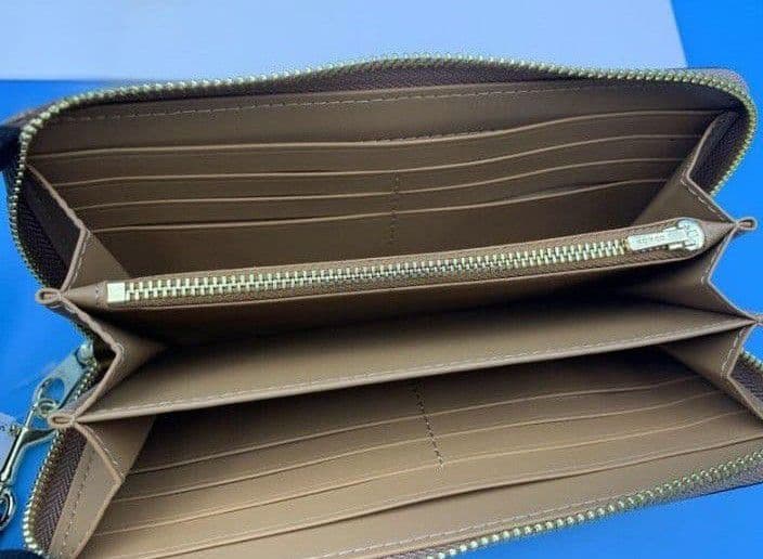 新品未使用コーチ長財布チェリーさくらんぼ柄ブラウンレディースメンズ送料無料