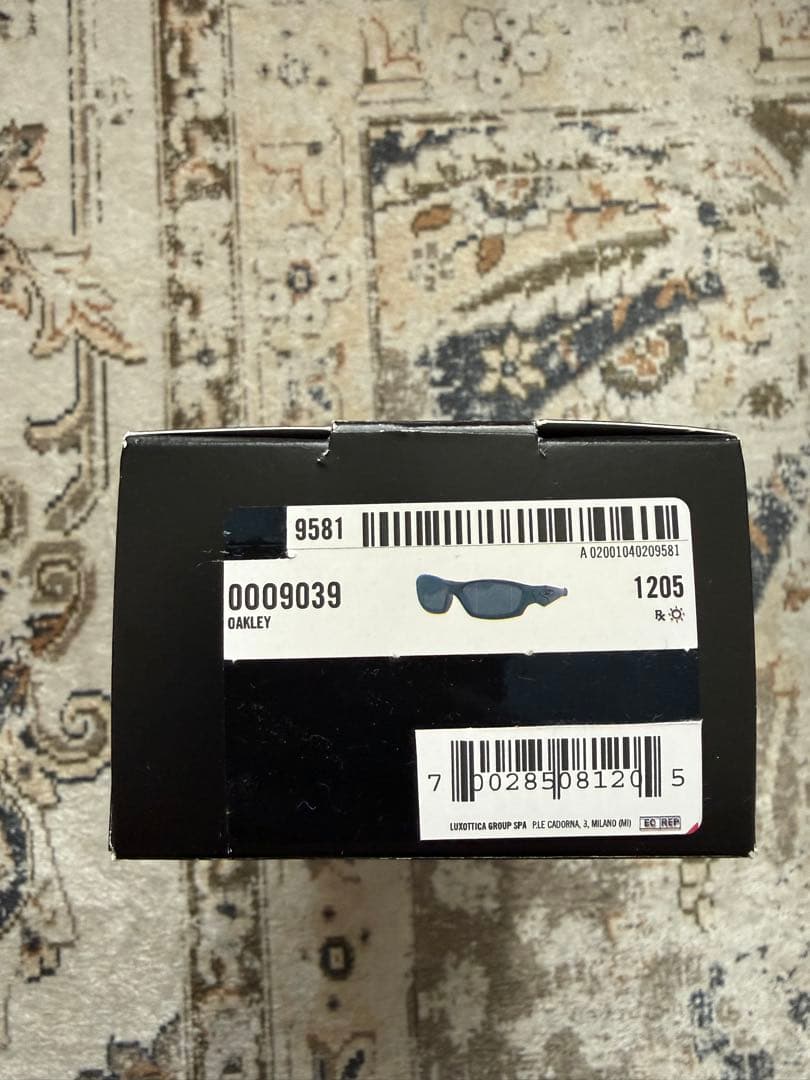 IO着用　Oakley straight jacket ブラック