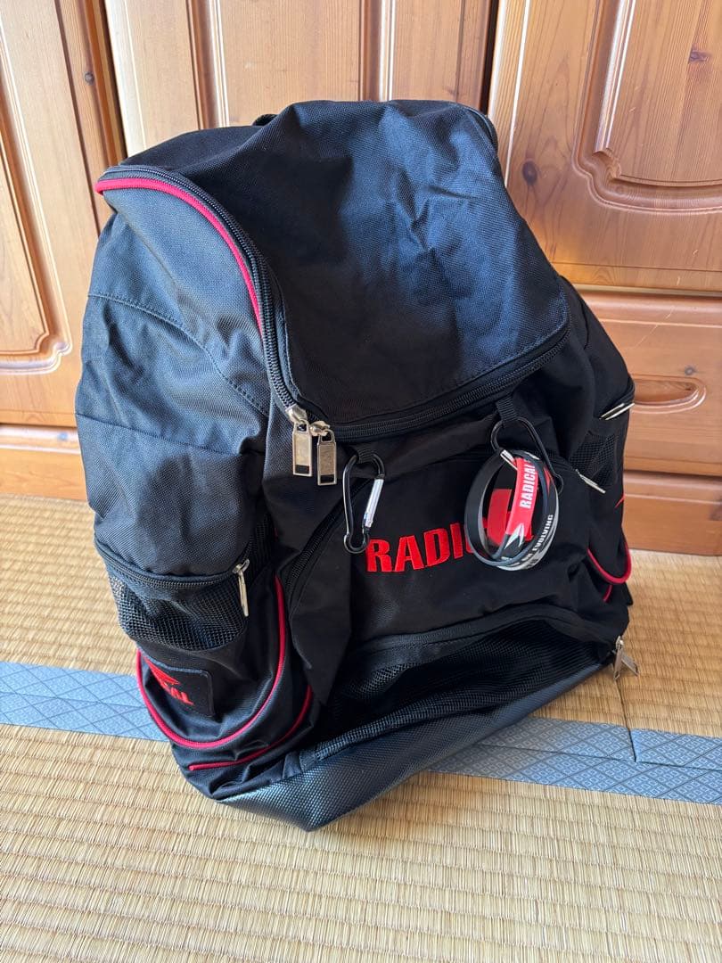 ラディカルフィットネス黒リュックサック　リストバンド３個おまけ！男女兼用！
