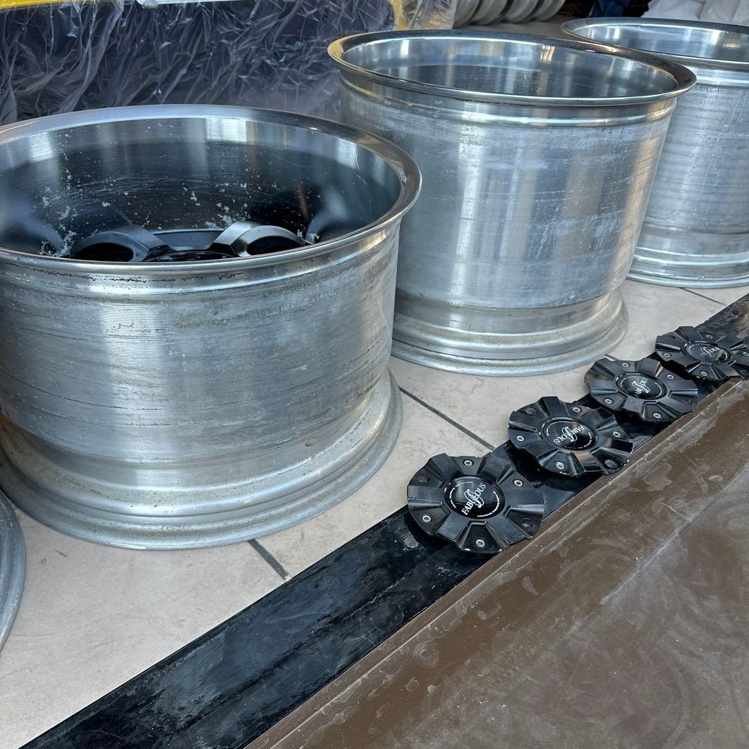 m*☆様 深リム　ファブレス　18インチ