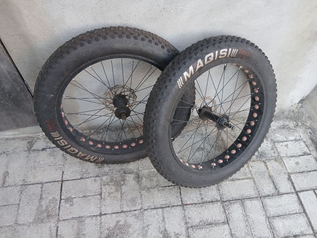 自転車ホイール 24インチ 黒 ダブルリム