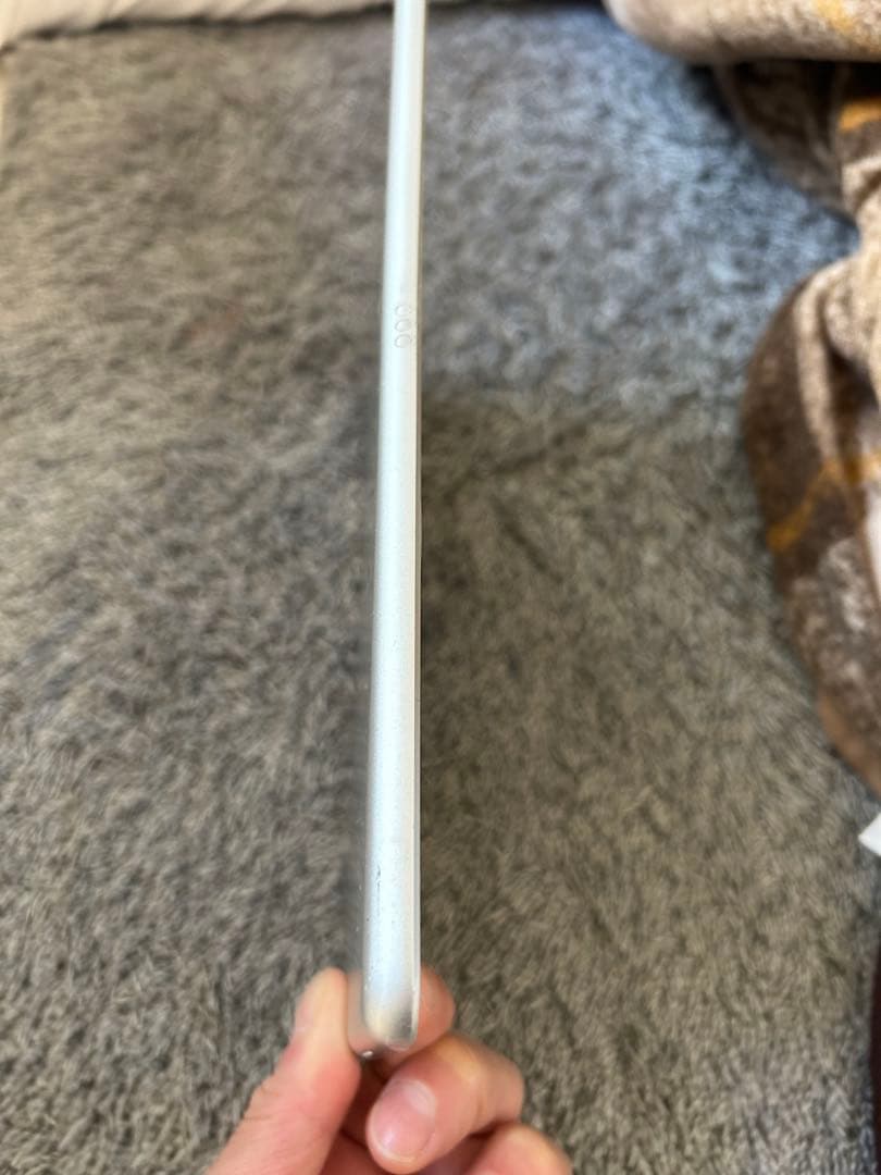 Apple iPad シルバー 本体　第7世代　32GB Wi-Fiモデル