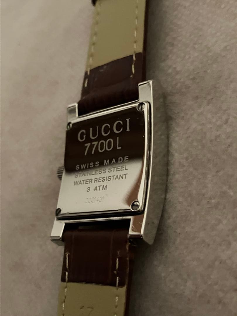 値下げ GUCCI アナログQZ腕時計 電池、革ベルト新品交換済 尾錠オリジナル