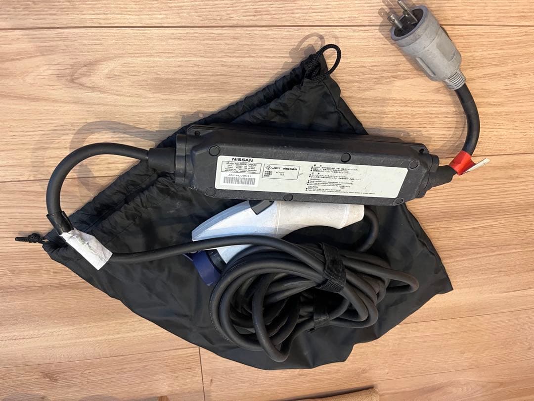 日産 純正リーフ 充電ケーブル
