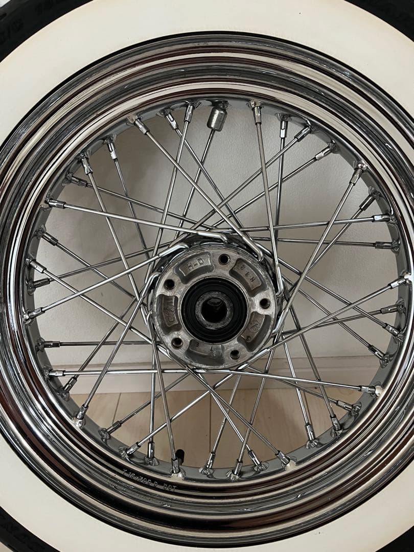 ハーレーソフテール純正ホイール ホワイトウォール