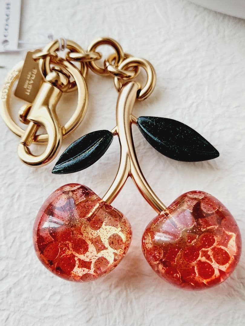 Coach ピンクマルチさくらんぼチェリーレッド