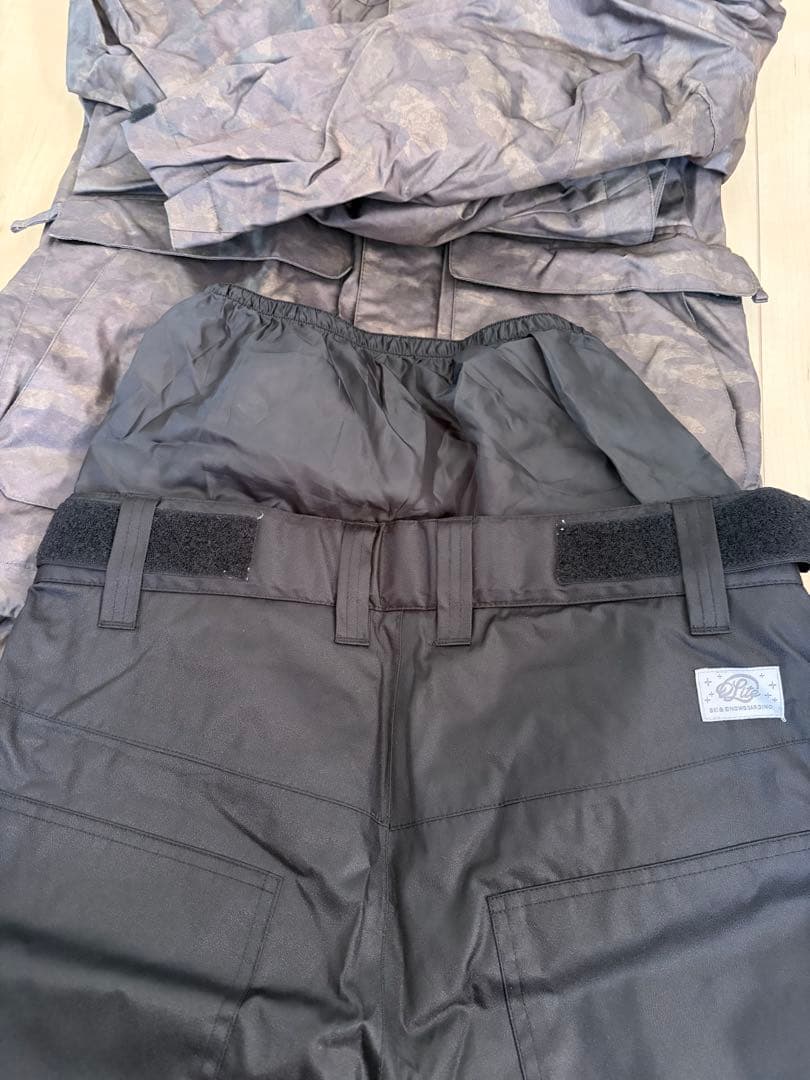 スノーボードウェア　スキーウェア　メンズ