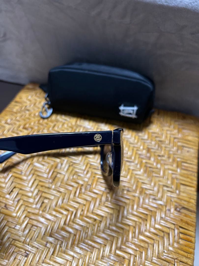 STUSSYネイビー 偏光レンズ サングラス ケース付き