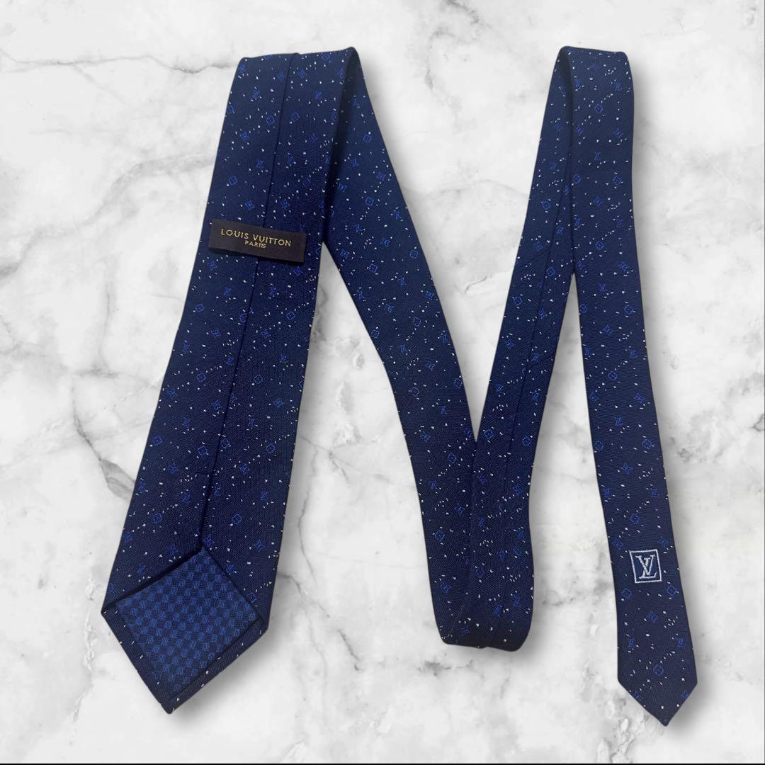【未使用に近い】ルイヴィトン　ネクタイ　刺繍　ロゴ　モノグラム　ネイビー　肉厚